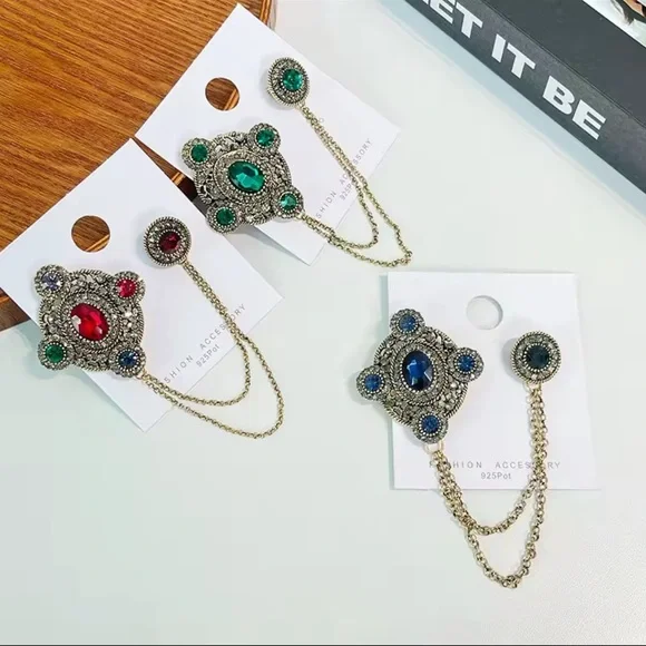 Vintage Emerald Brooch Pin with Chain – Elegant Green Crystal Statement Jewelry - Picture 5 of 7